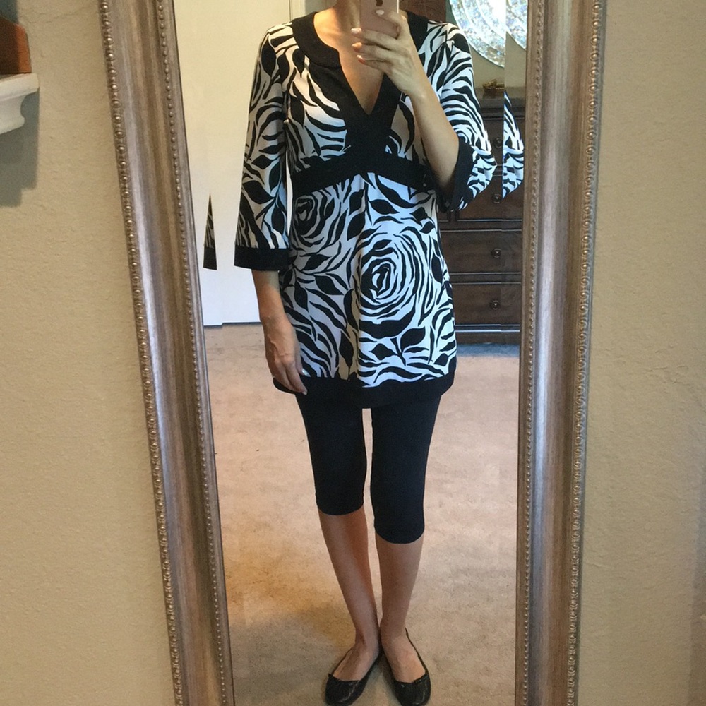 White House Black Market tunic